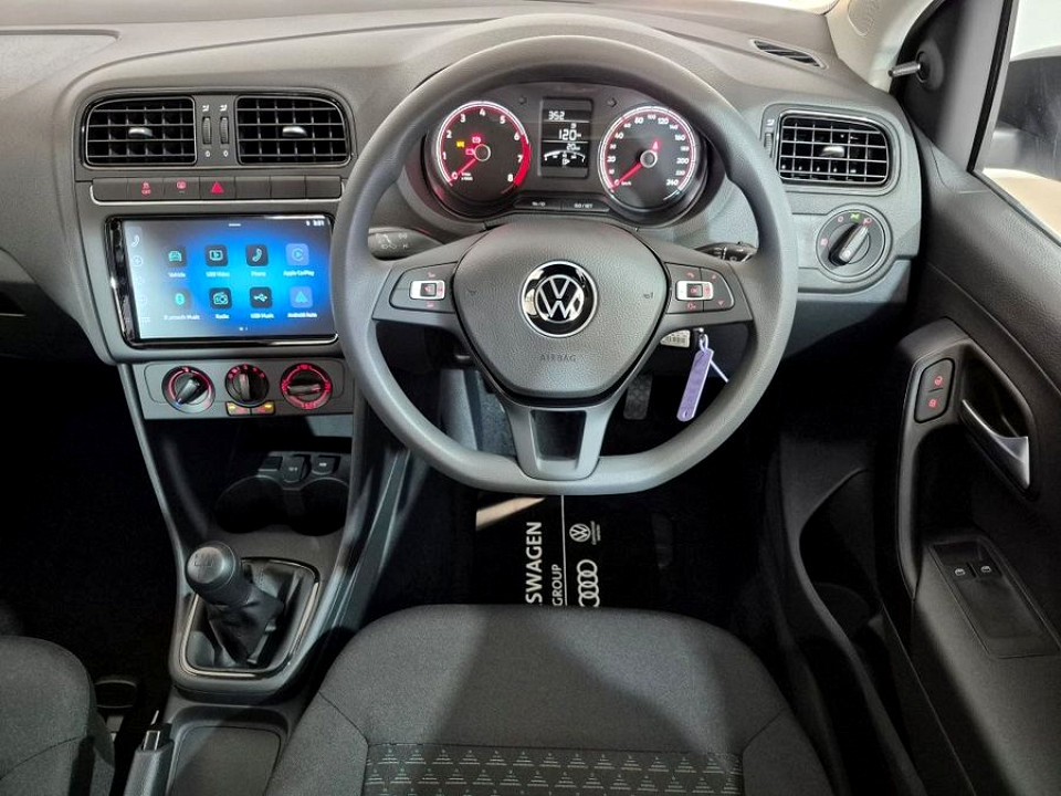 VOLKSWAGEN POLO VIVO 1.4 (5DR), image 2