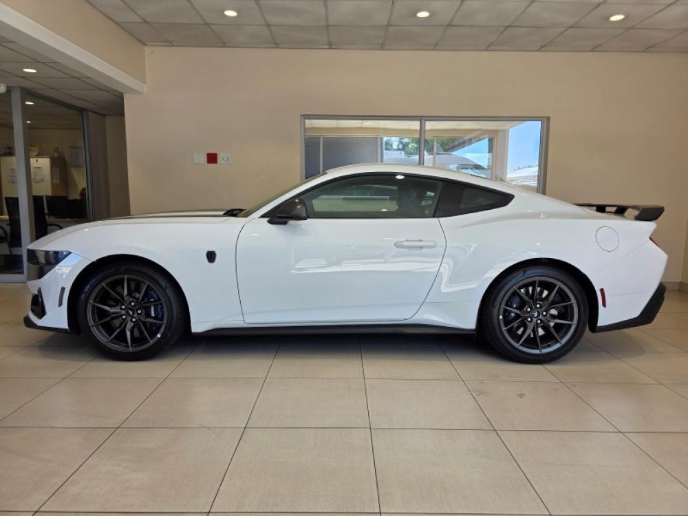 Ford Mustang 5.0 Dark Horse A/T, image 2