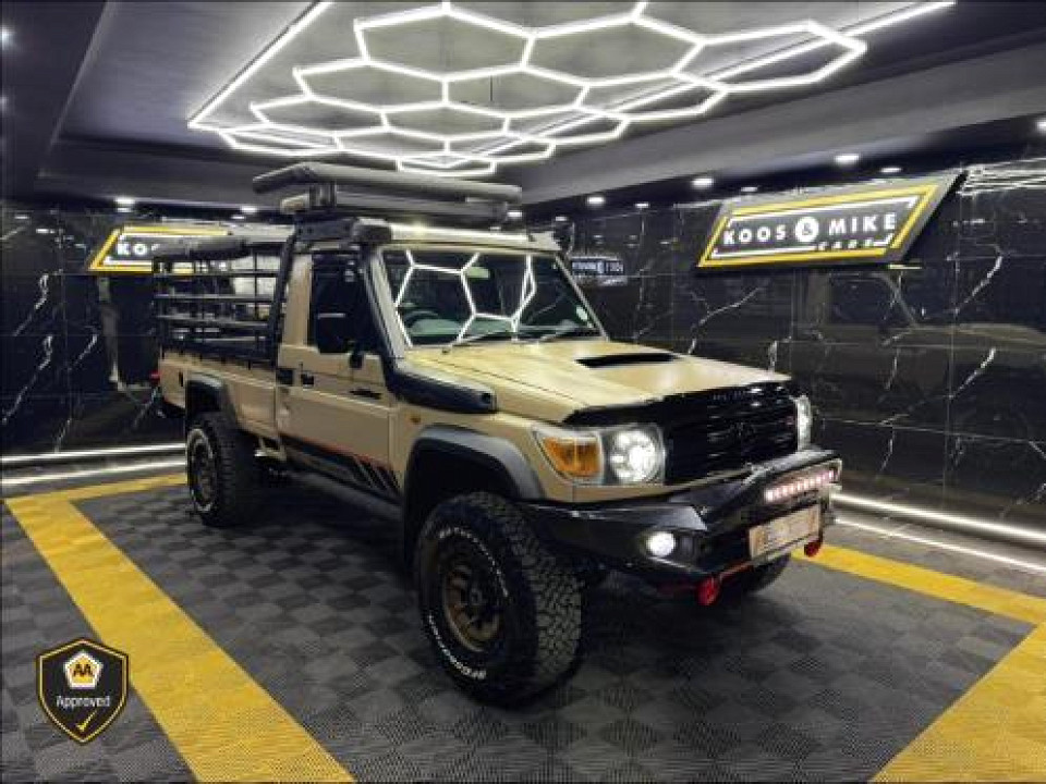 TOYOTA LAND CRUISER 79 4.5D P/U S/C, image 1