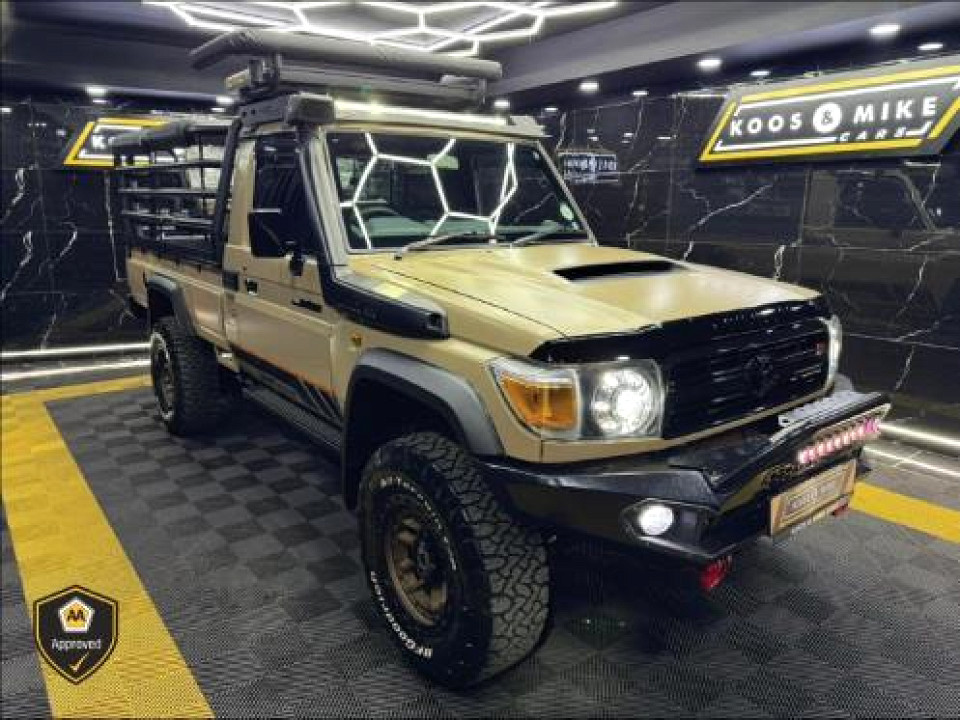 TOYOTA LAND CRUISER 79 4.5D P/U S/C, image 2