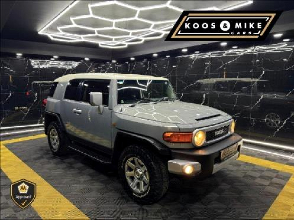 TOYOTA L/CRUISER FJ 4.0 V6 CRUISER, image 1