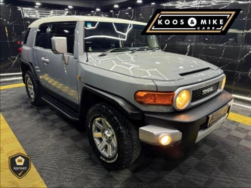 TOYOTA L/CRUISER FJ 4.0 V6 CRUISER, image 2