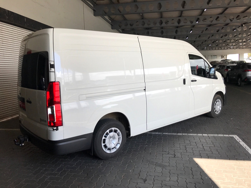 TOYOTA QUANTUM 2.8 SLWB F/C P/V, image 2