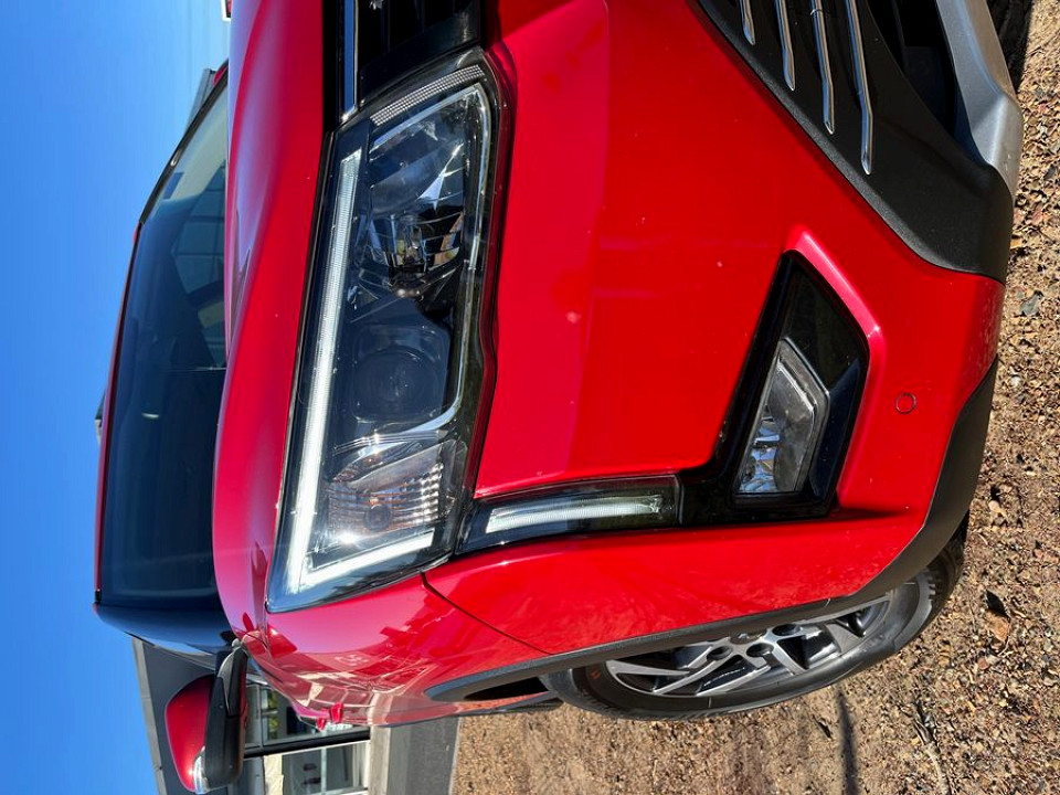 MAHINDRA XUV300 1.5D (W8), image 2