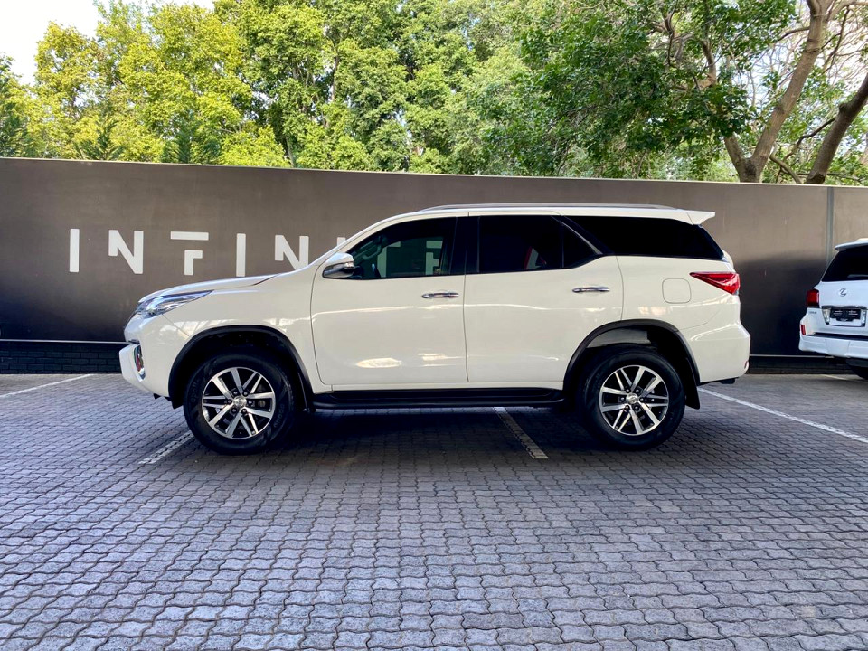 TOYOTA FORTUNER 2.8GD-6 R/B A/T, image 2