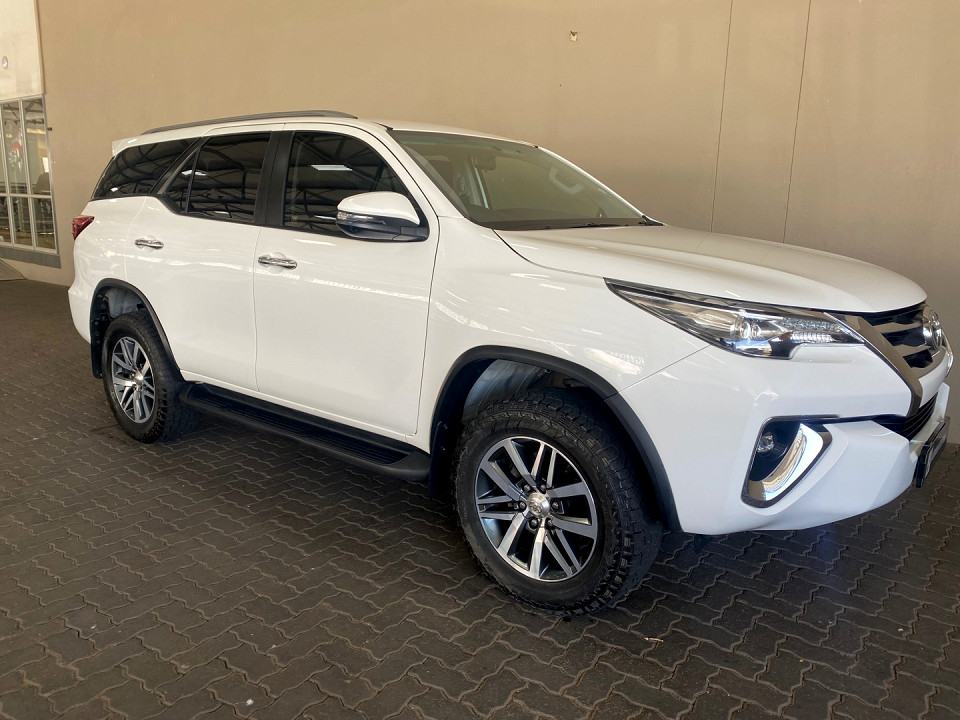 TOYOTA FORTUNER 4.0 V6 4X4 A/T, image 1