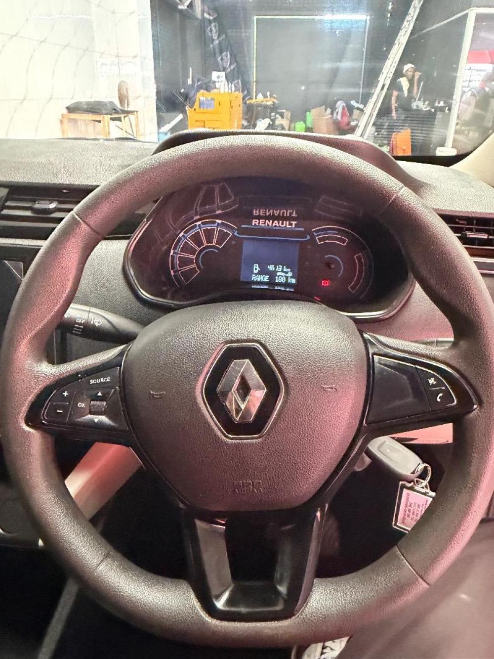 Renault Triber 1.0 Zen, image 2