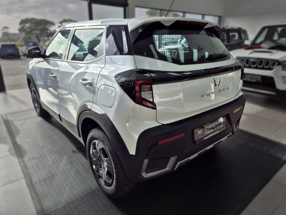 MAHINDRA XUV3XO 1.2T MX2, image 1