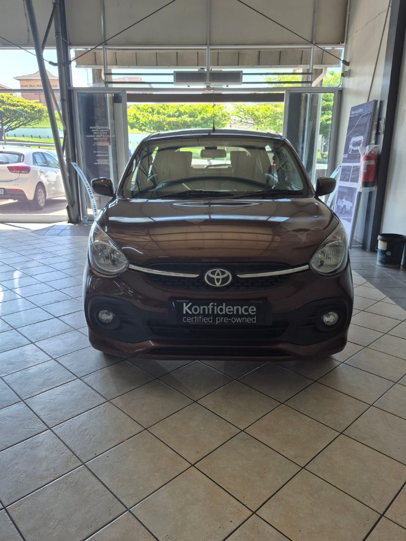 TOYOTA VITZ 1.0 XR AMT, image 2