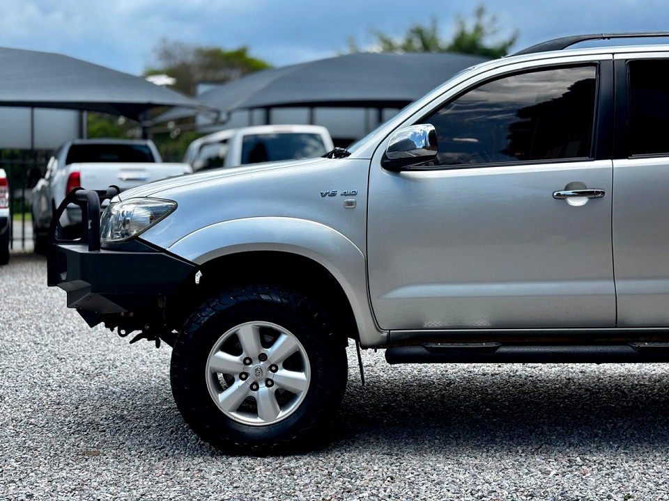 TOYOTA FORTUNER 4.0 V6 A/T 4X4, image 2