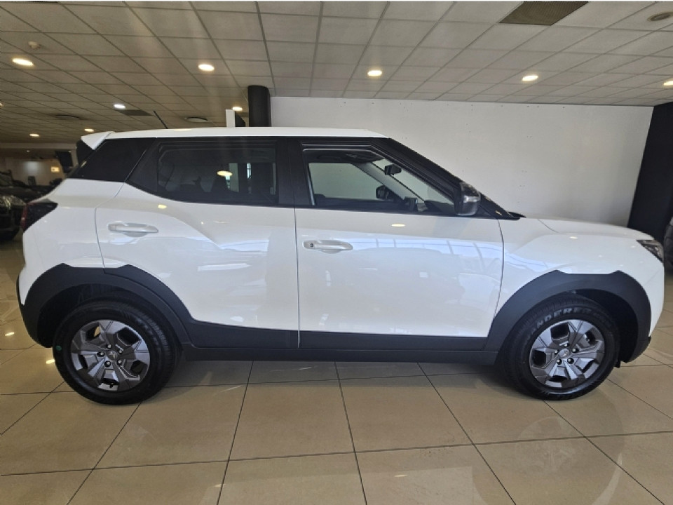 MAHINDRA XUV3XO 1.2T MX3, image 2