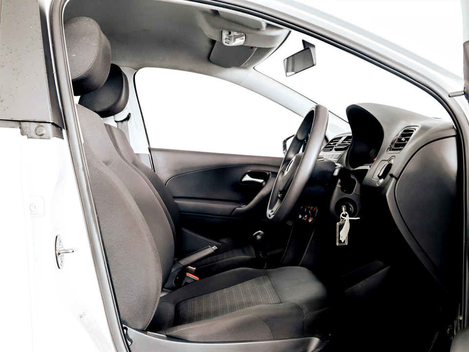 VOLKSWAGEN POLO VIVO 1.4 (5DR), image 2