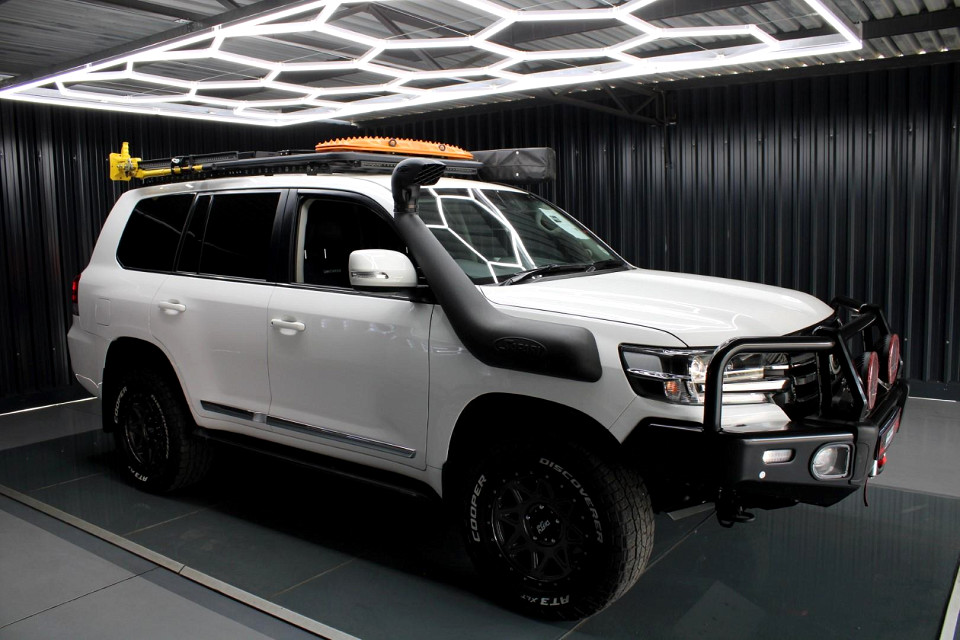 Toyota Land Cruiser 200 4.5D-4D V8 VX-R, image 1