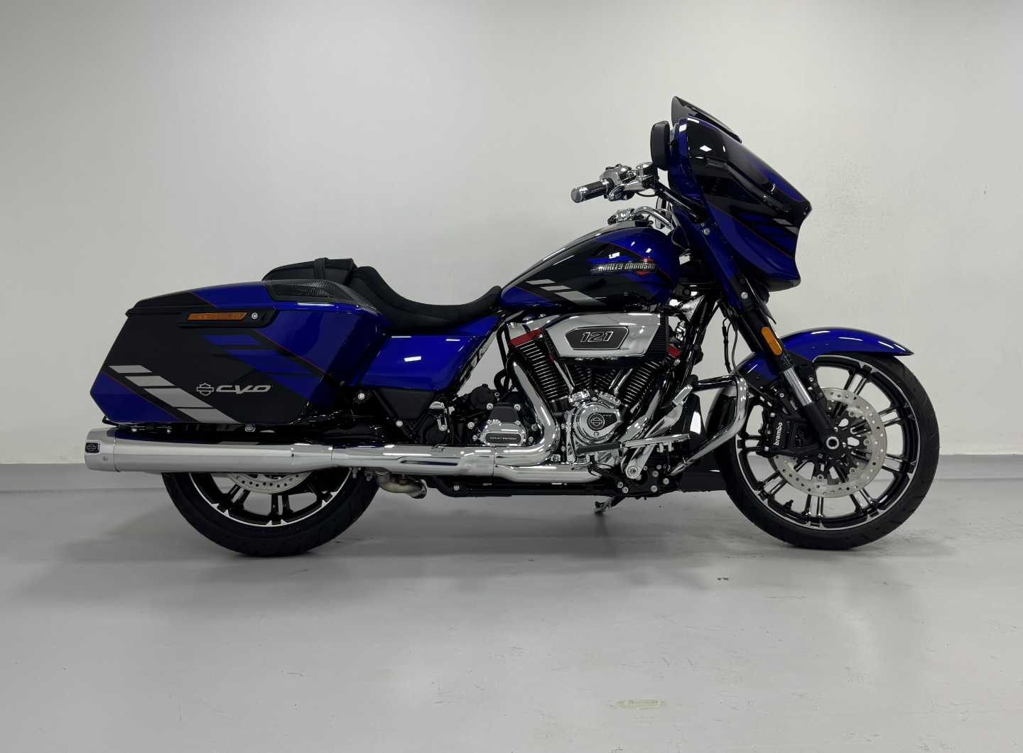 HARLEY DAVIDSON CVO STREET GLIDE (121), image 1