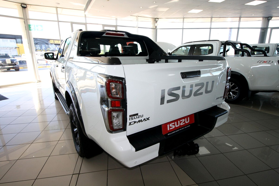 ISUZU D-MAX 3.0 Ddi V-CROSS HR A/T D/C P/U, image 2