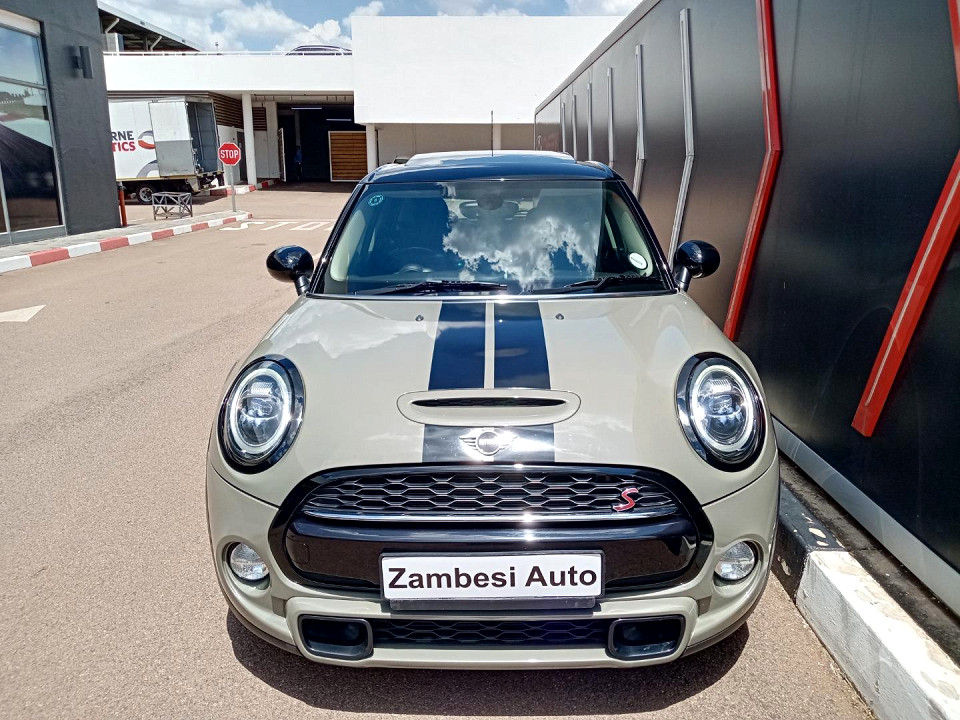 MINI Cooper S Hatch 5-door auto, image 2