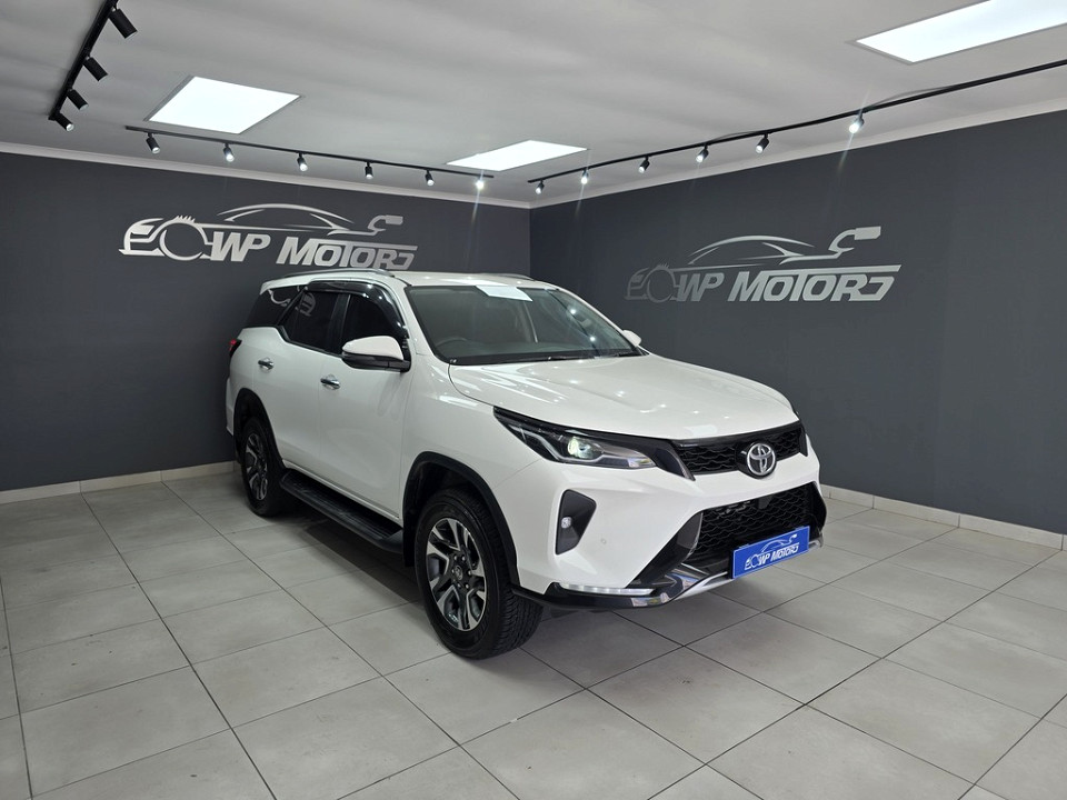 TOYOTA  FORTUNER 2.4GD-6 R/B A/T, image 1