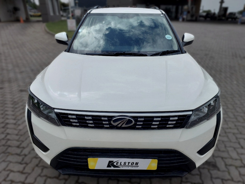 MAHINDRA XUV300 1.2T (W6), image 2