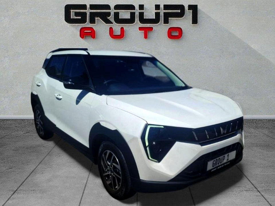 MAHINDRA XUV3XO 1.2T AX5, image 1