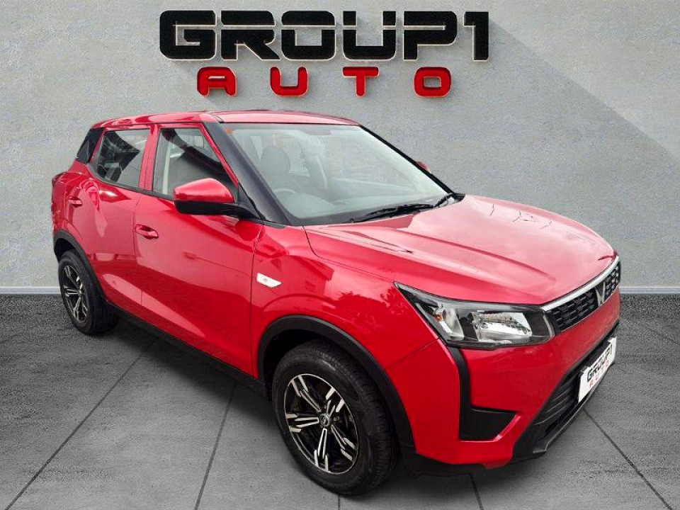 MAHINDRA XUV300 1.2T SE (W4), image 1