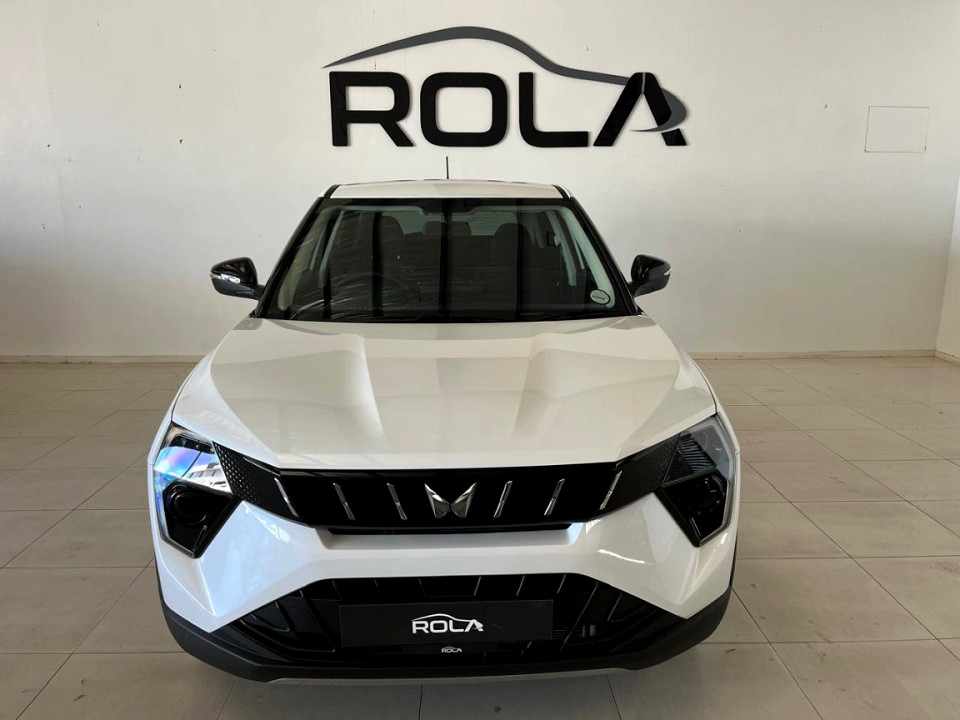 MAHINDRA XUV3XO 1.2T MX2 A/T, image 2