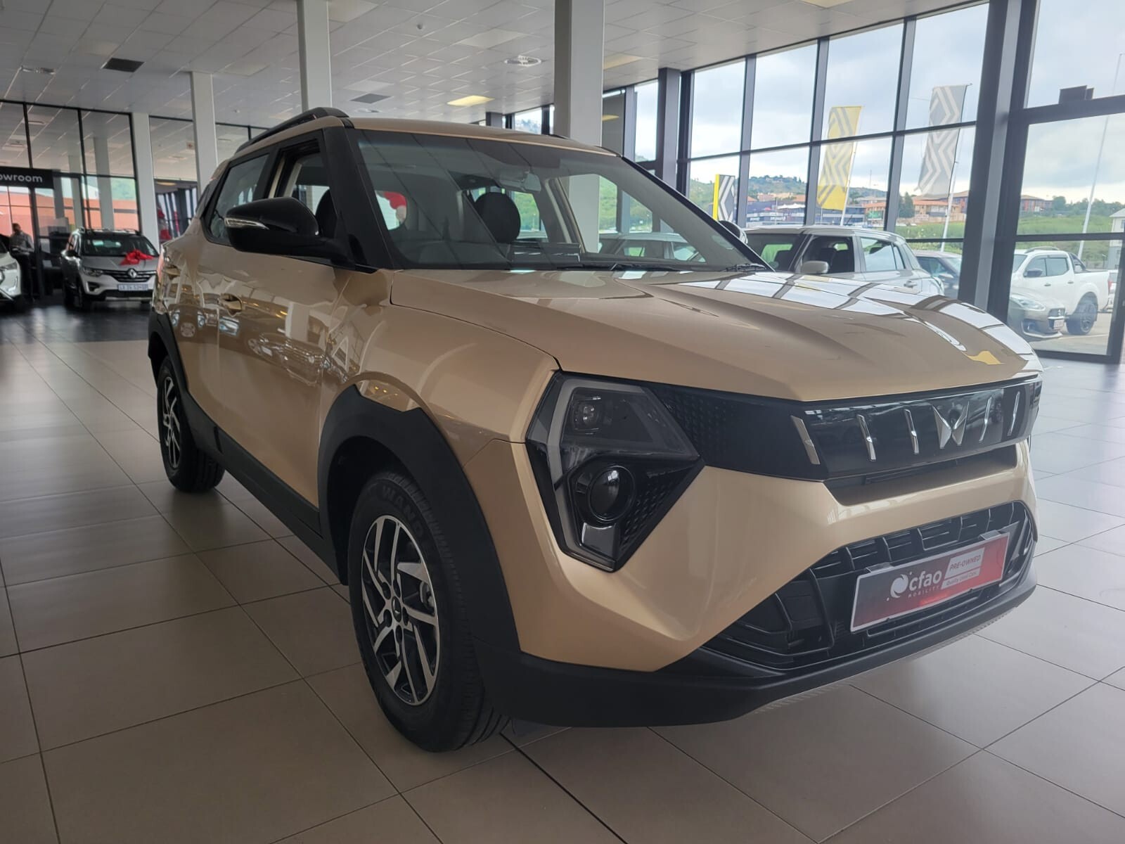 MAHINDRA XUV3XO 1.2T AX5 A/T, image 1