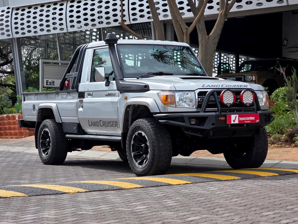 TOYOTA LAND CRUISER 79 4.5D P/U S/C, image 2
