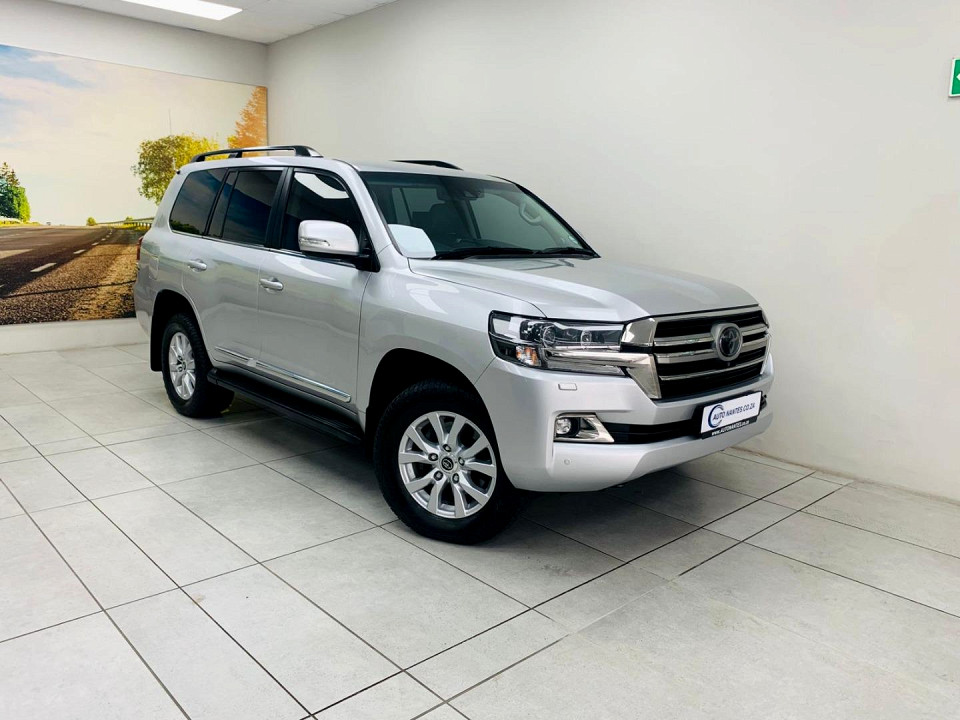 Toyota Land Cruiser 200 4.5D-4D V8 VX-R, image 1