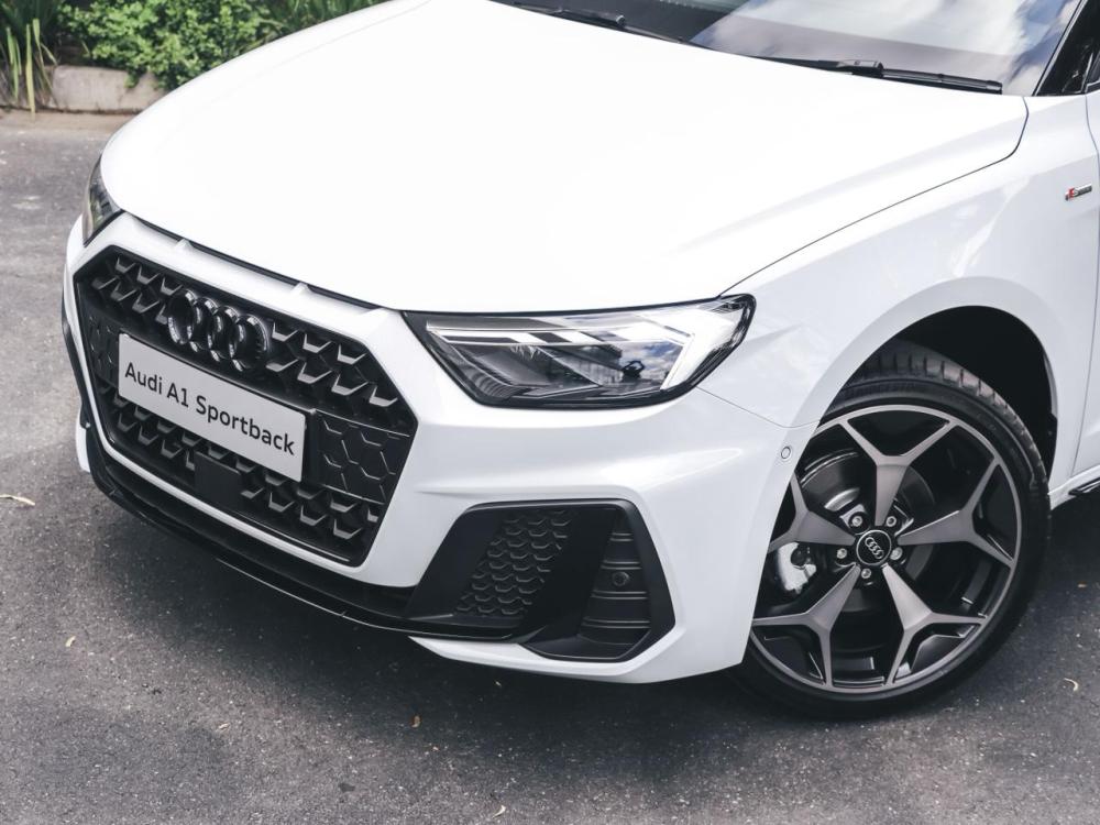 AUDI A1 SPORTBACK 30 TFSI BLACK EDITION S-TRONIC, image 2