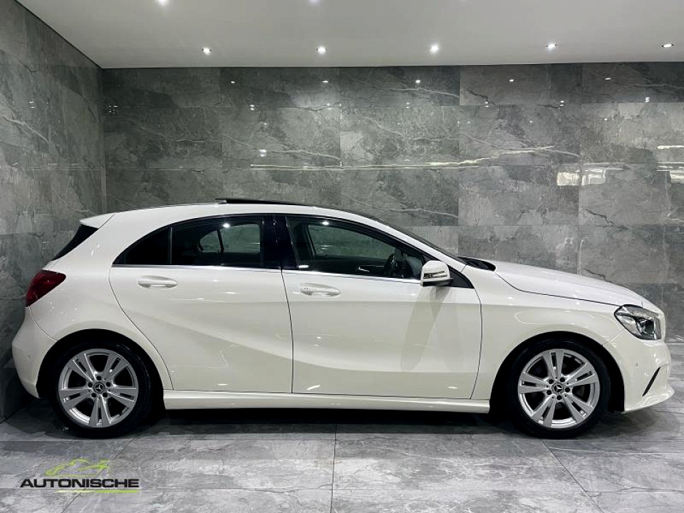 Mercedes-Benz A200d Urban auto, image 2