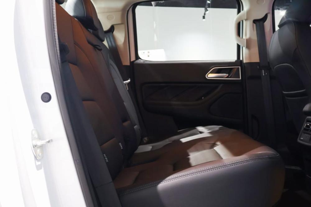 GWM P300 2.4TD LT A/T D/C P/U, image 2