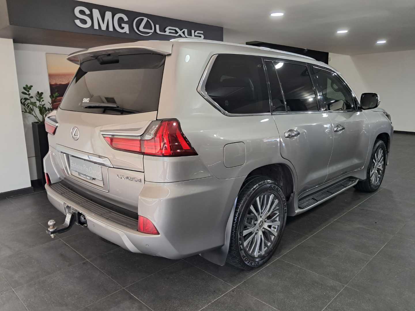 Lexus LX 450D V8, image 2