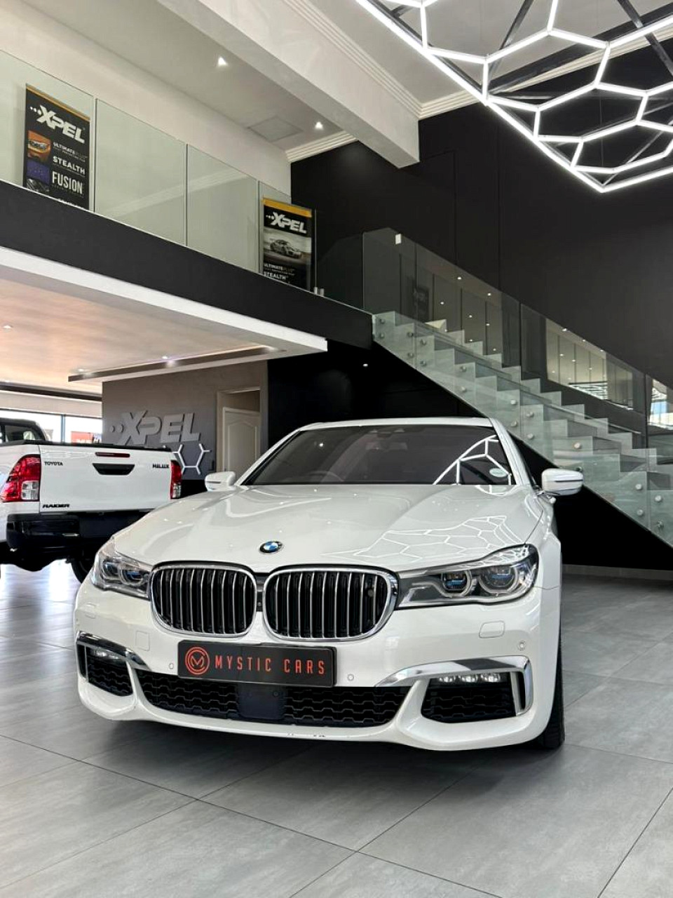 BMW 750i M Sport, image 2
