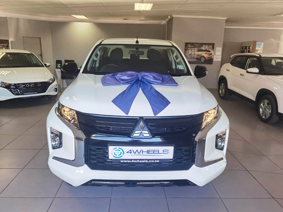 MITSUBISHI TRITON 2.4Di-GL P/U D/C, image 2