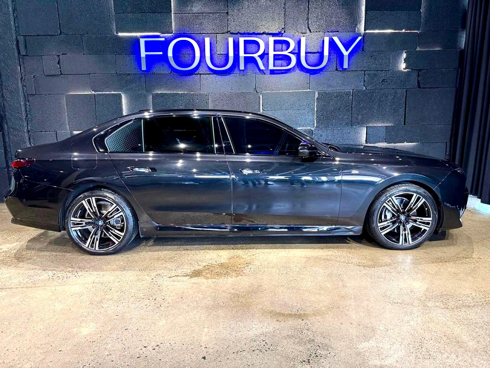 BMW i7 xDRIVE 60 M SPORT (G70), image 2