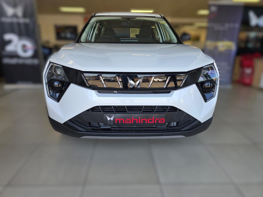 Mahindra XUV3X0 1.2 MX3 AT, image 2