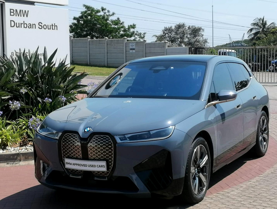 BMW iX xDRIVE40, image 1