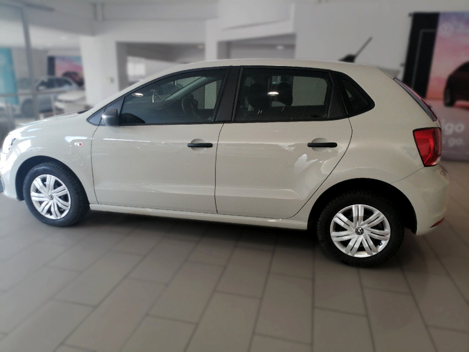 VOLKSWAGEN POLO VIVO 1.4 (5DR), image 2