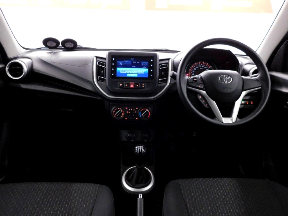 TOYOTA VITZ 1.0 XR, image 2