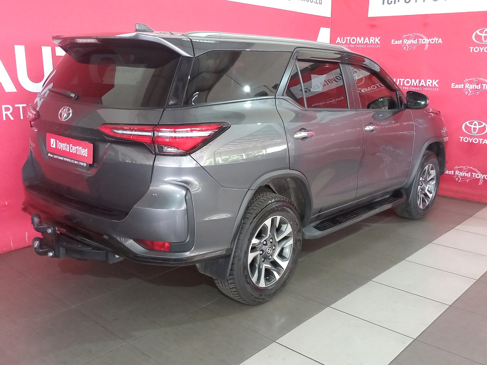 TOYOTA FORTUNER 2.8GD-6 VX A/T, image 2