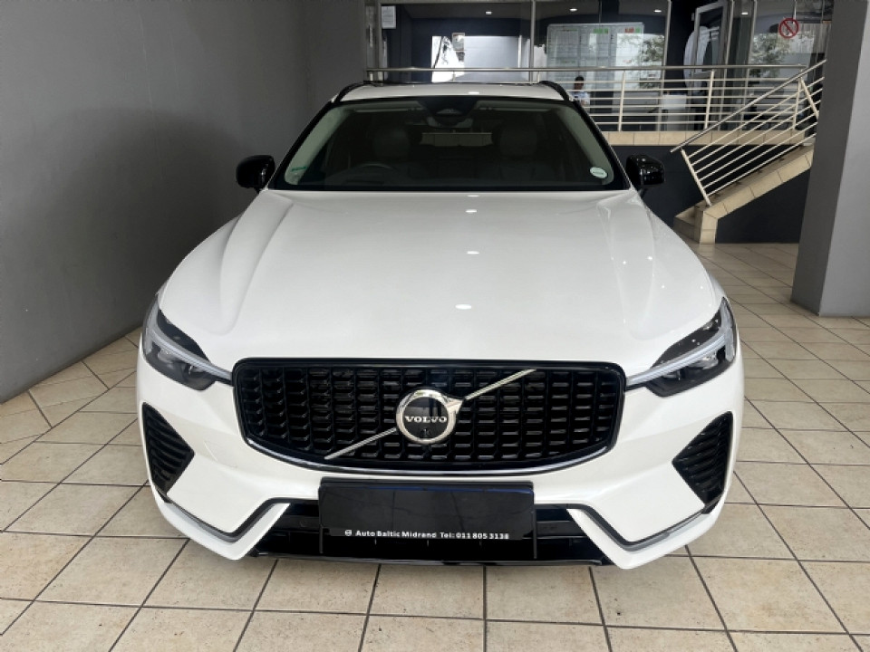 VOLVO XC60 B6 ULTIMATE DARK GEARTRONIC AWD, image 2