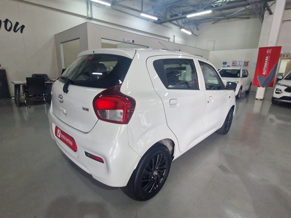 TOYOTA VITZ 1.0 XR, image 2