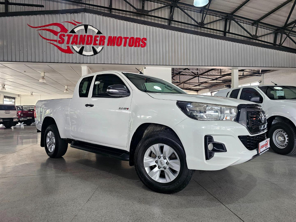 TOYOTA HILUX 2.4 GD-6 RB SRX P/U E/CAB, image 2