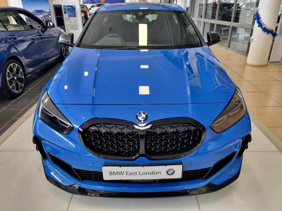 BMW M135i 3-door sports-auto, image 2