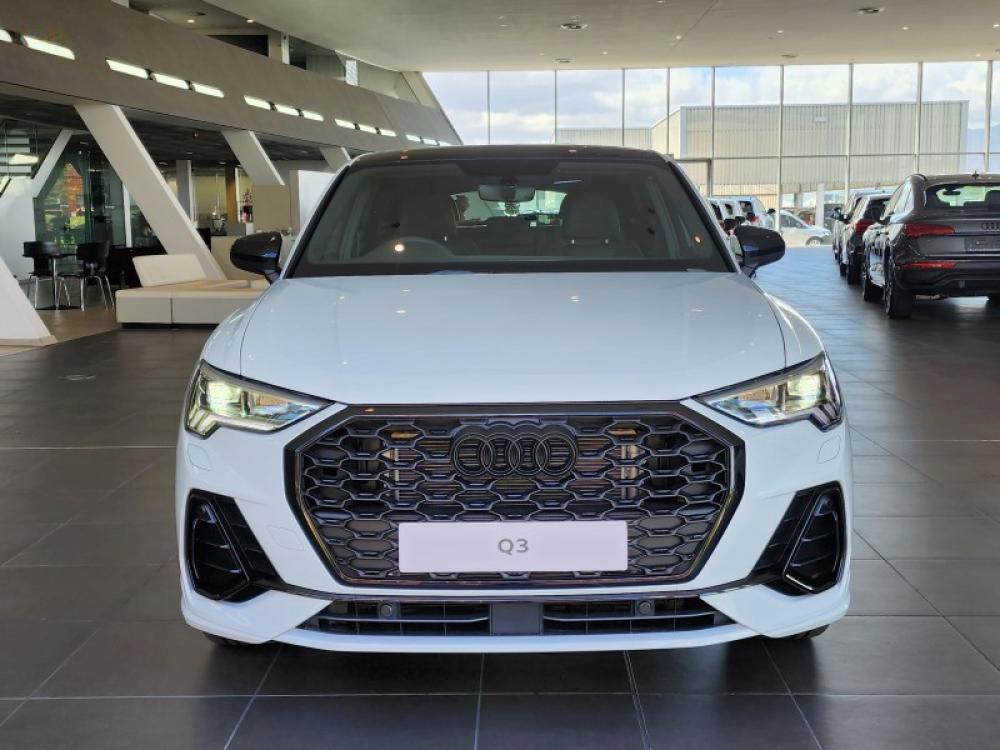 AUDI Q3 SPORTBACK 35 TFSI BLACK EDITION, image 2