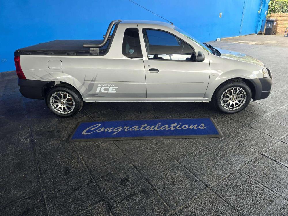 Nissan NP200 1.6 8V Base A/C + Safety Pack, image 2