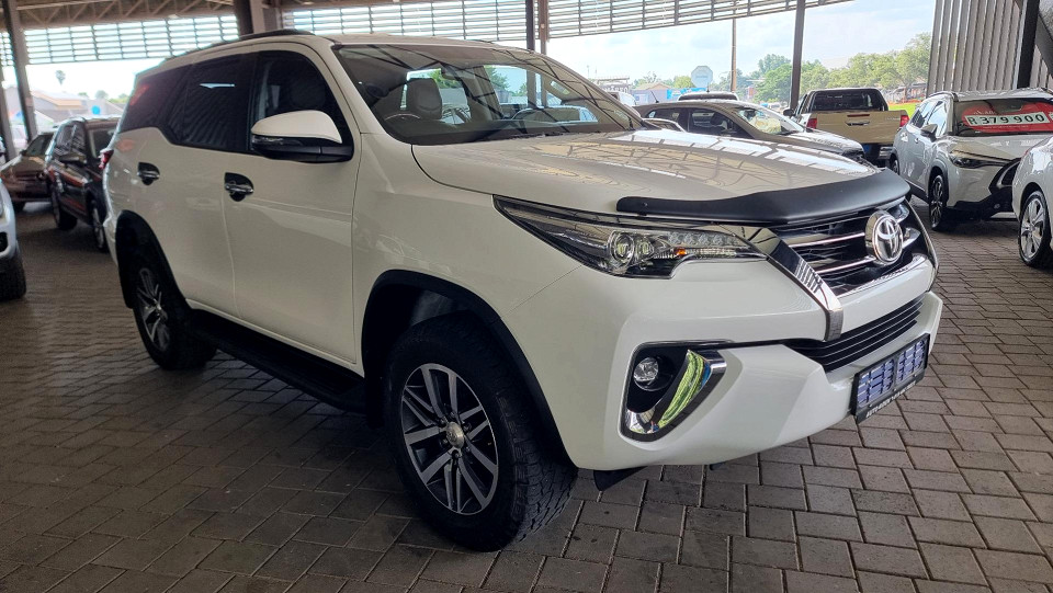 TOYOTA FORTUNER 2.8GD-6 R/B A/T, image 2