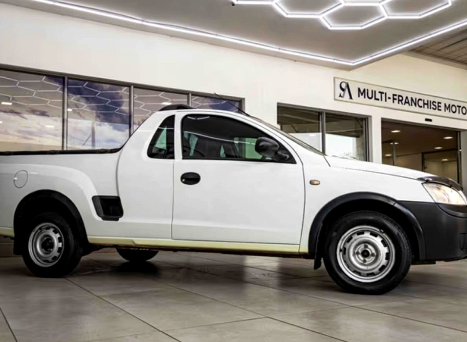 OPEL CORSA UTILITY 1.8i P/U S/C, image 2