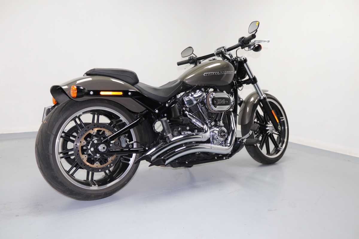 HARLEY DAVIDSON SOFTAIL BREAKOUT 114, image 2