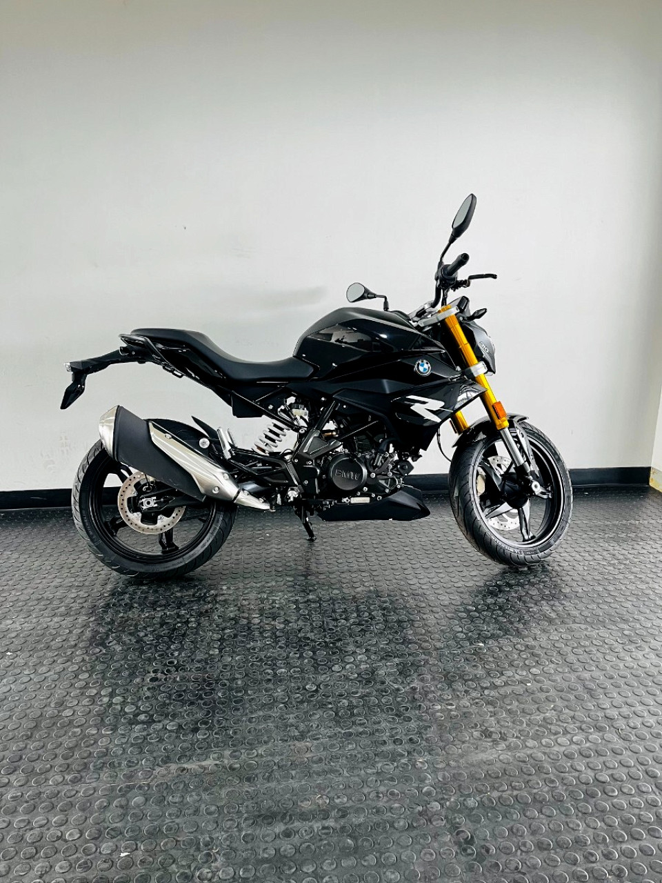 BMW G 310 R COSMIC BLACK, image 2